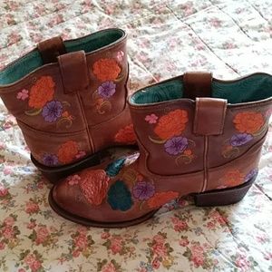 Corral Vintage Cowboy Boots
